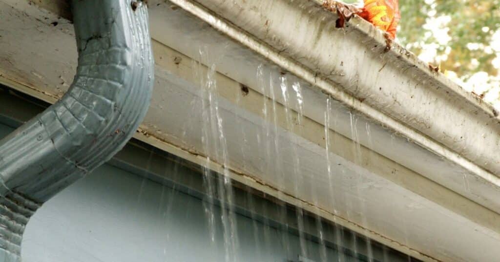 signs your home needs new gutters